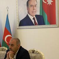 Məktəblərdə baş örtüsü məsələsi : Molla-fars rejiminin qərəzi və Azərbaycanın milli maraqları - MƏQALƏ