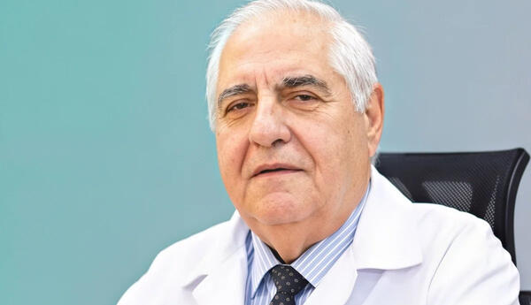 Azərbaycanda baş həkim vəfat edib