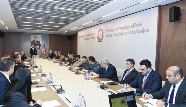 XİN-də Milli Müdafiə Universitetinin akademik kursunun iştirakçıları ilə görüş keçirilib