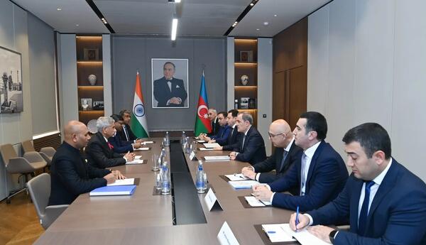 XİN-də Azərbaycan-Hindistan münasibətlərinin gündəliyi müzakirə edilib