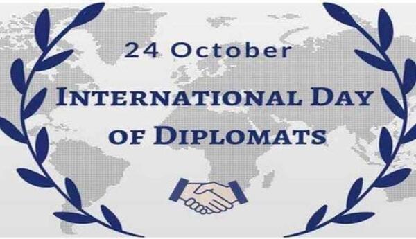 Diplomatların Beynəlxalq Günü
Kiçik təşəbbüsüm necə qlobal miqyas aldı <span class="red">-Abhay K.</span>