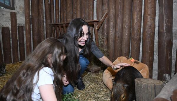 Leyla Əliyeva Şamaxıda Capybara Azerbaijan fermasında olub