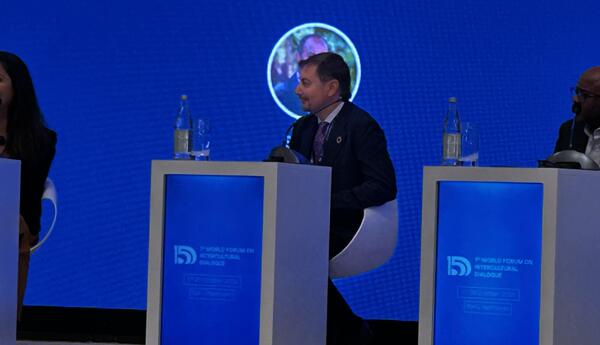“Bir çox ölkələr ASAN xidmət modelini Azərbaycandan öyrənərək tətbiq edir” <span class="red">- Dmitri Şlapaçenko</span>
