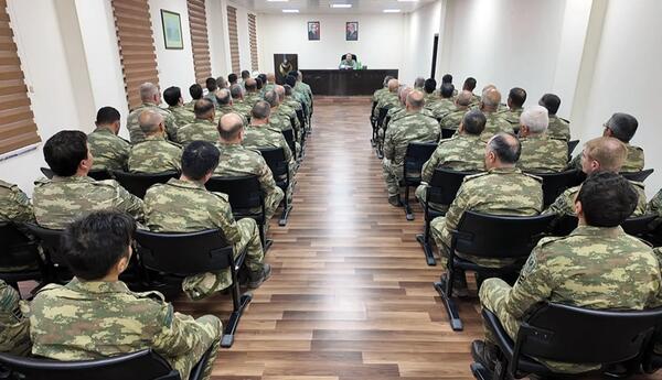 Hərbi vəzifəlilərin təlim toplanışları başa çatıb