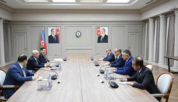 Əli Əsədov İƏT-in Baş katibi ilə əməkdaşlığın genişləndirilməsini müzakirə edib