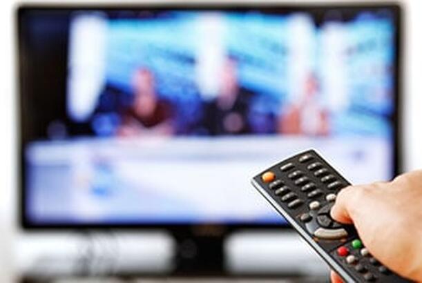 Dövlət televiziyası 17 illik yalan üçün izləyicilərdən üzr istədi...