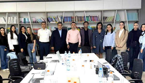 Dövlət Gömrük Komitəsi Tibbi Xidmət İdarəsinin əməkdaşı Dövlət İmtahan Mərkəzinin “Təlimçilər üçün təlim” proqramını uğurla yekunlaşdırıb