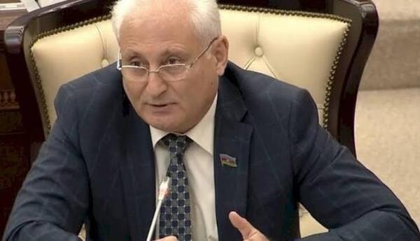 “Standartlar və keyfiyyət göstəriciləri qanunda ayrı-ayrılıqda əksini tapmalıdır“ <span class="red">- HİKMƏT BABAOĞLU</span>