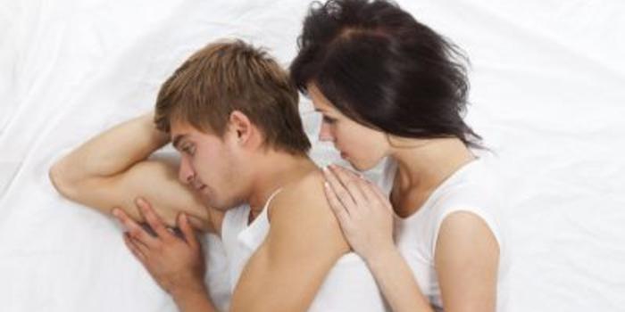 Bor qiz, kiyimingni yeching porno filmini tomosha qiling